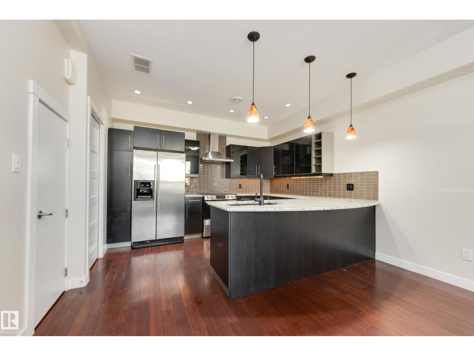 8308 108 ST NW - 7