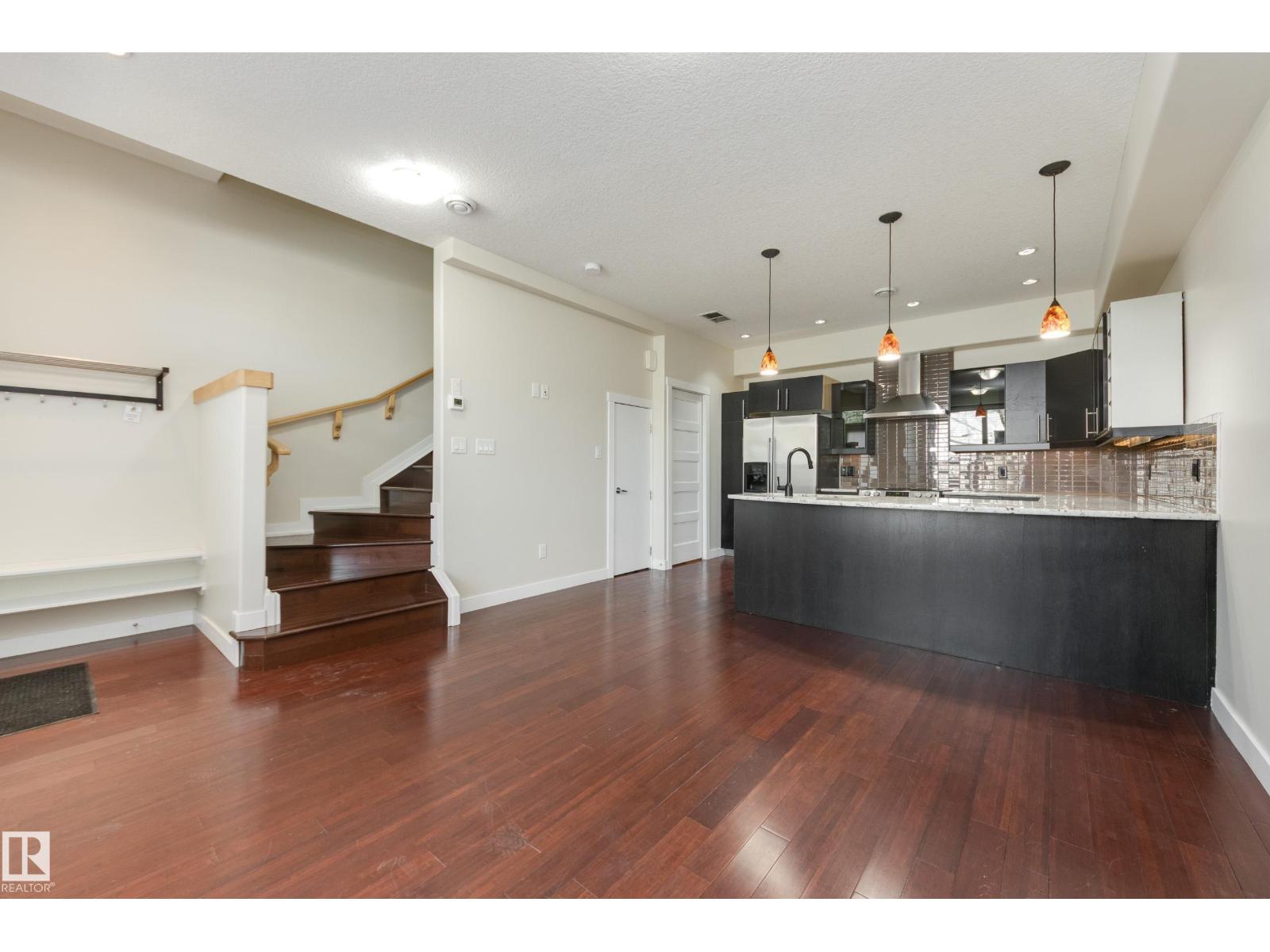8308 108 ST NW - 6