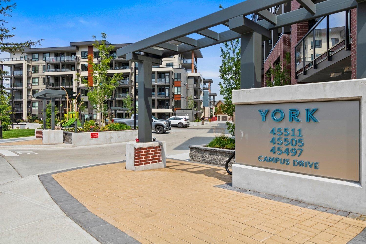 411 45505 CAMPUS DRIVE, Garrison Crossing, Chilliwack