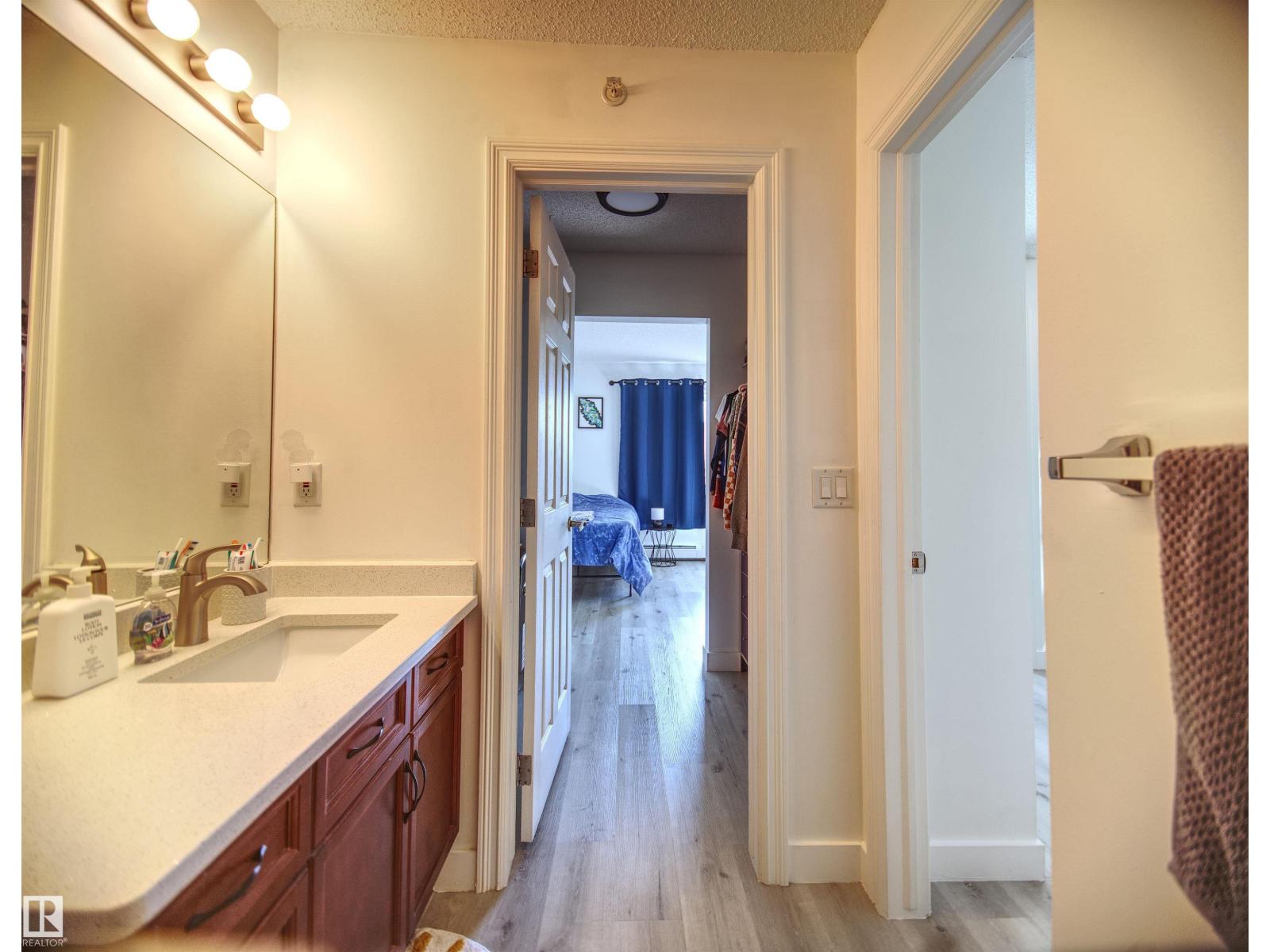 #409 4403 23 ST NW - 9