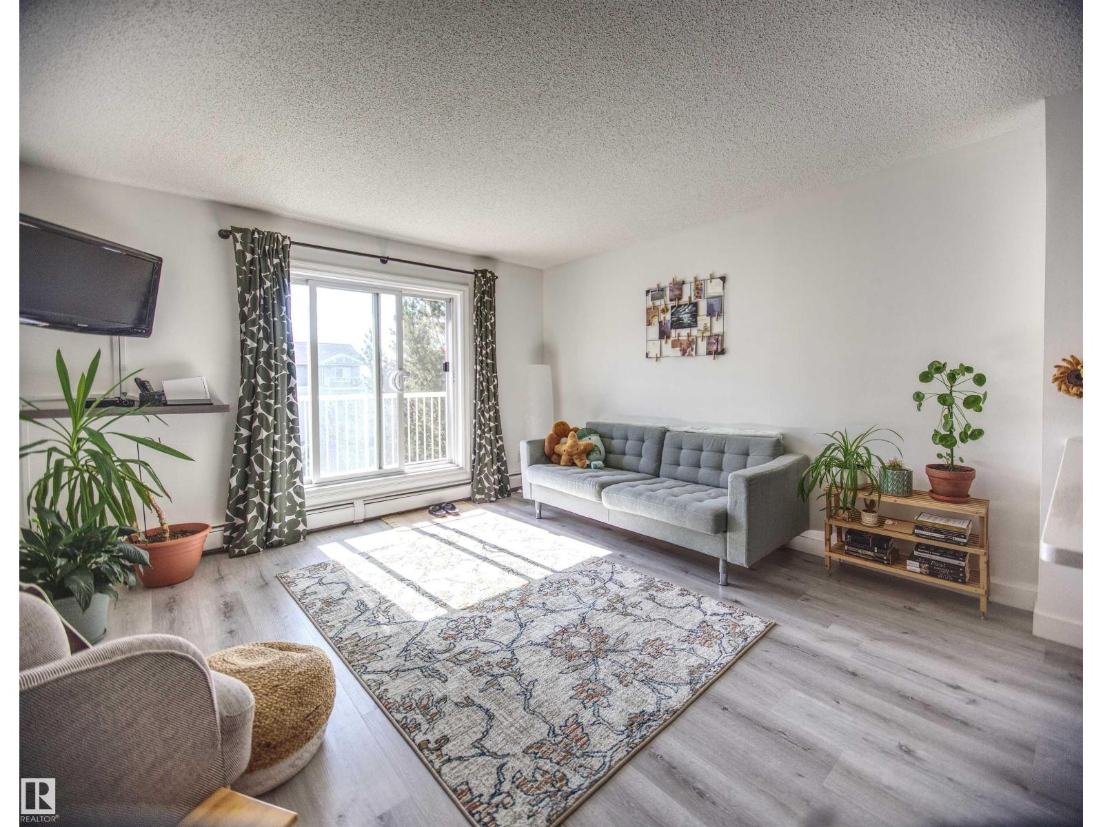 #409 4403 23 ST NW - 6
