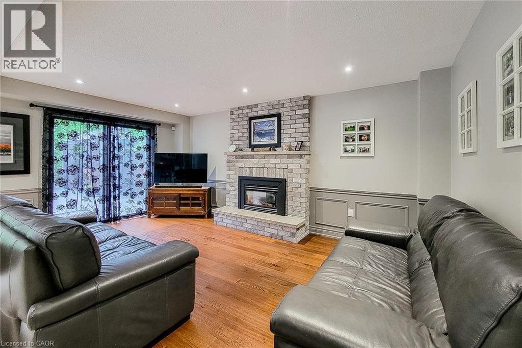 29 WOODSIDE Square - Image 13
