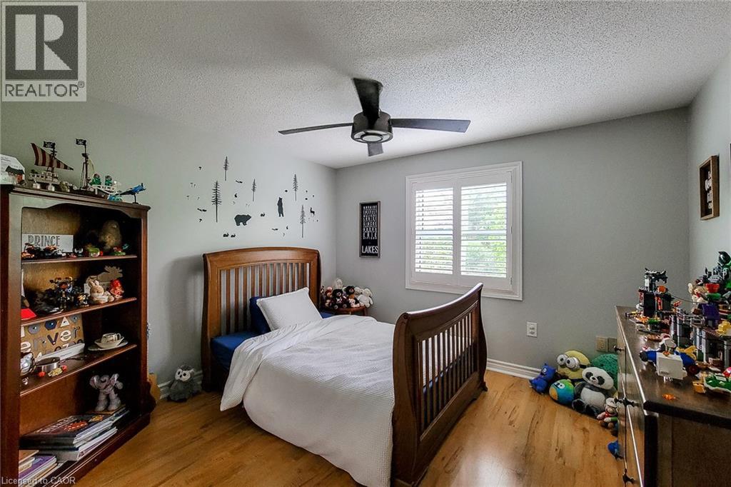29 WOODSIDE Square - Image 36