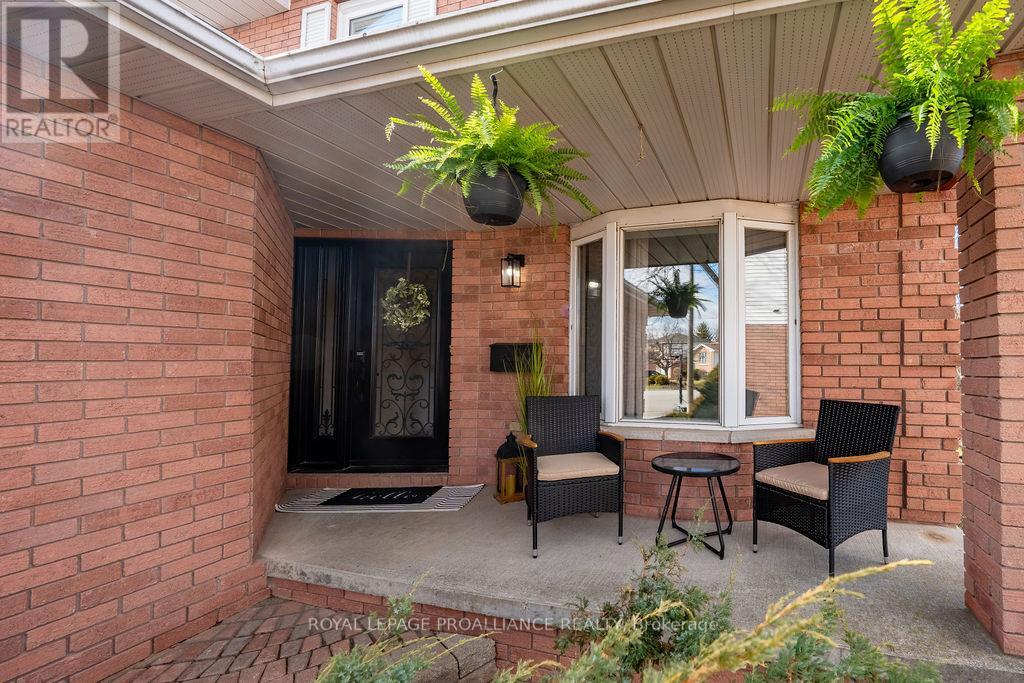 29 SHERWOOD CRESCENT - 5