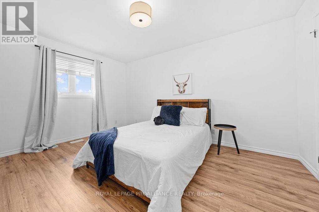 29 SHERWOOD CRESCENT - 39