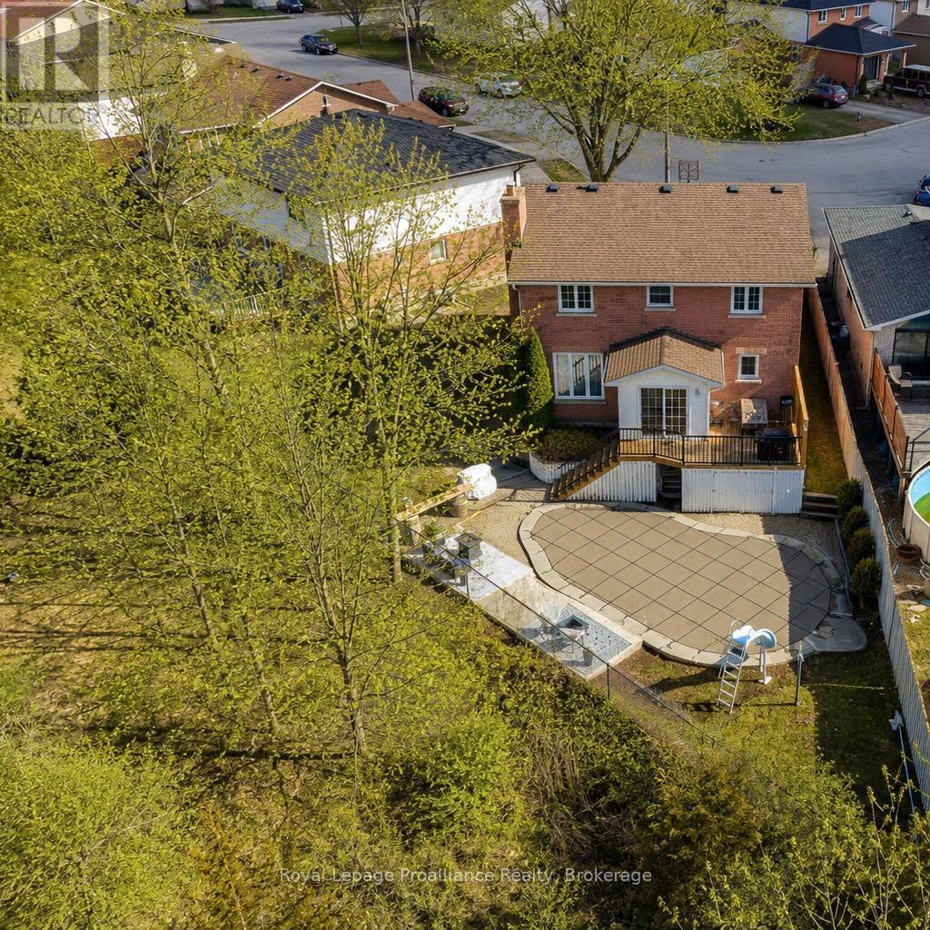 29 SHERWOOD CRESCENT - 46