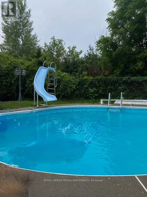 29 SHERWOOD CRESCENT - 4