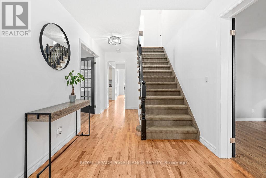 29 SHERWOOD CRESCENT - 7