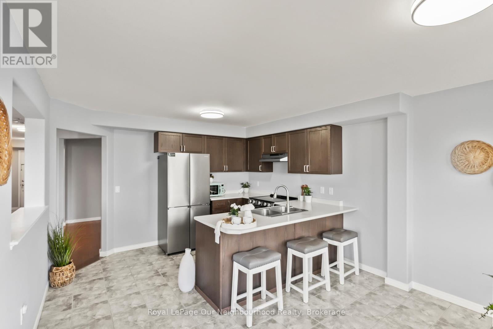 270 LOUDEN TERRACE - 4