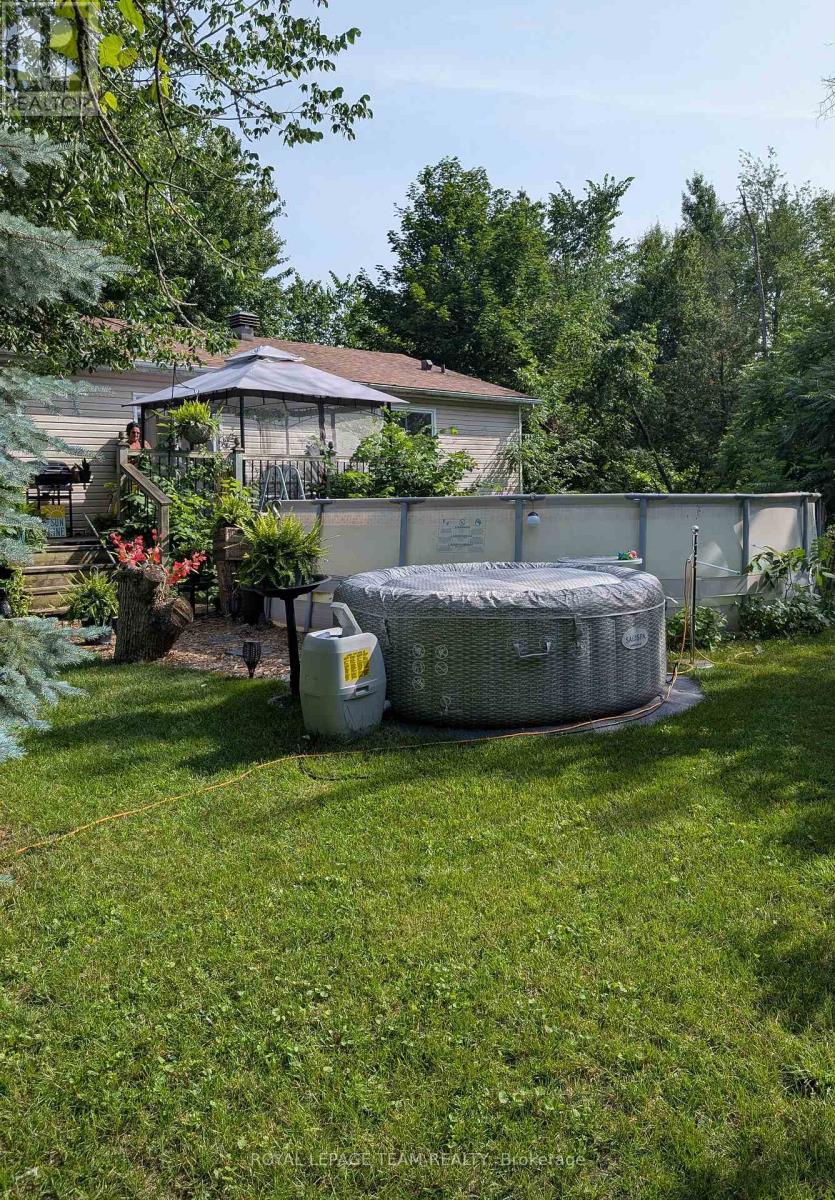 4 BLACK WALNUT ROAD - 32
