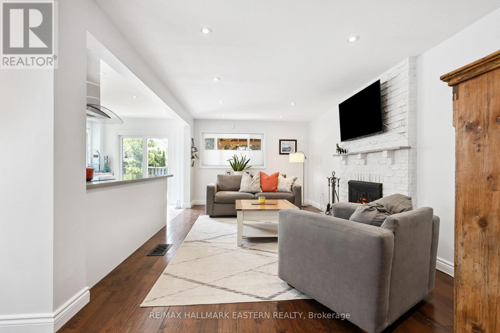15 RAVENSCROFT ROAD - 12