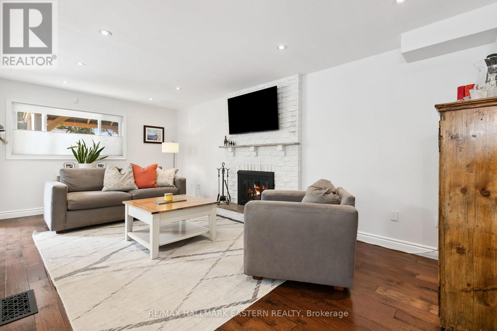 15 RAVENSCROFT ROAD - 16