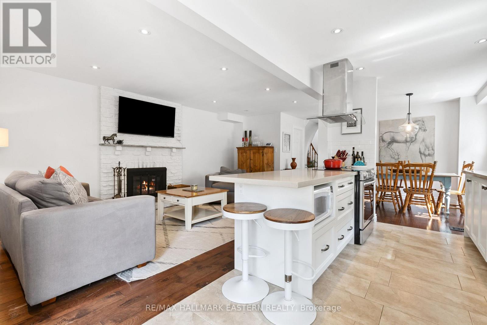 15 RAVENSCROFT ROAD - 18