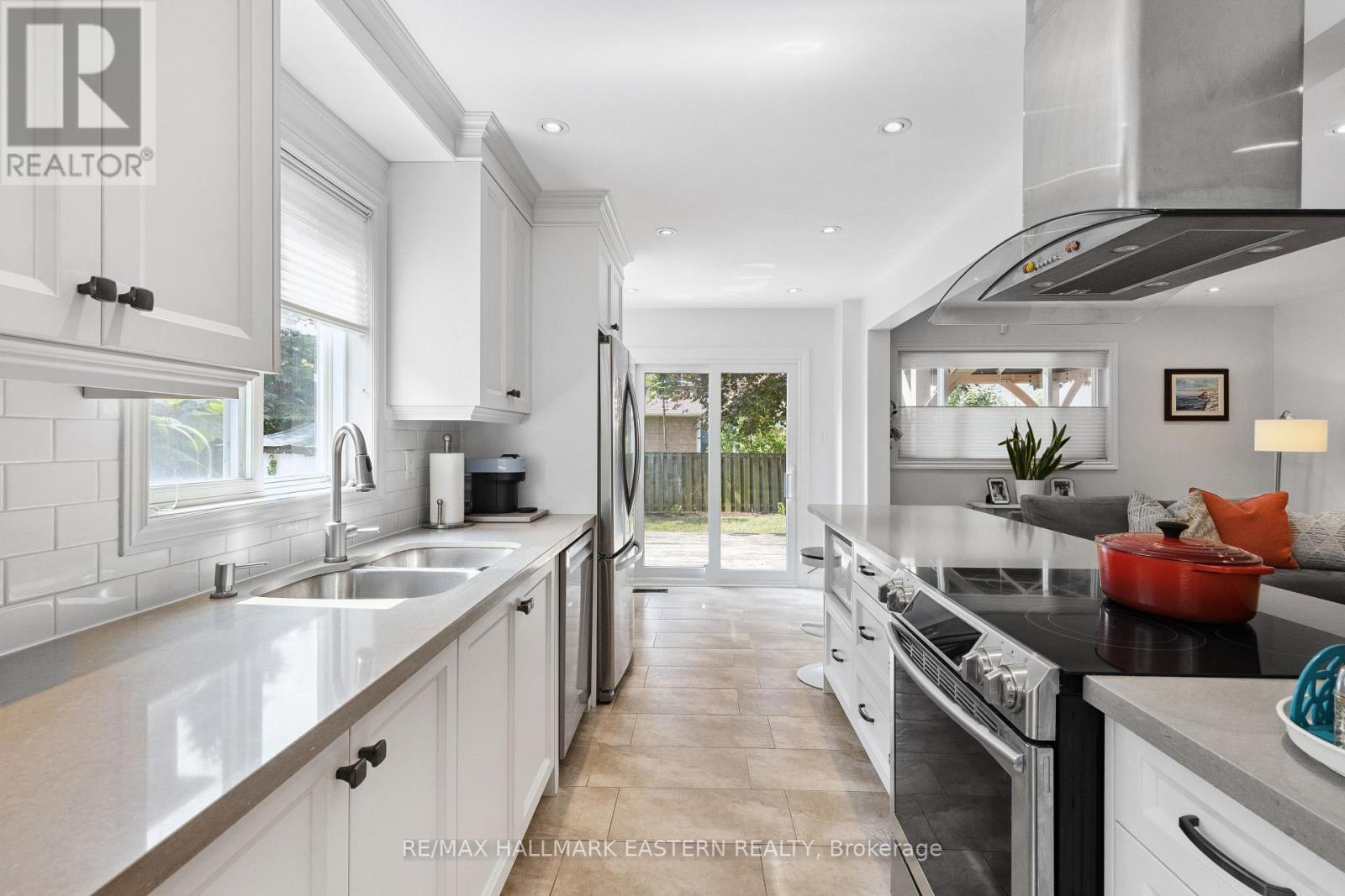 15 RAVENSCROFT ROAD - 20