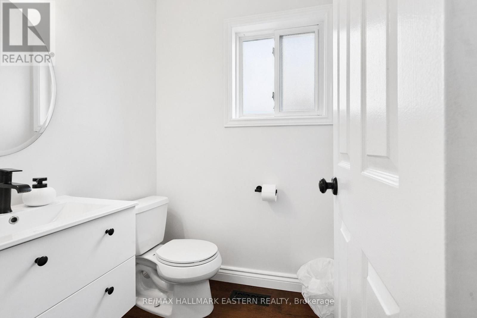 15 RAVENSCROFT ROAD - 22