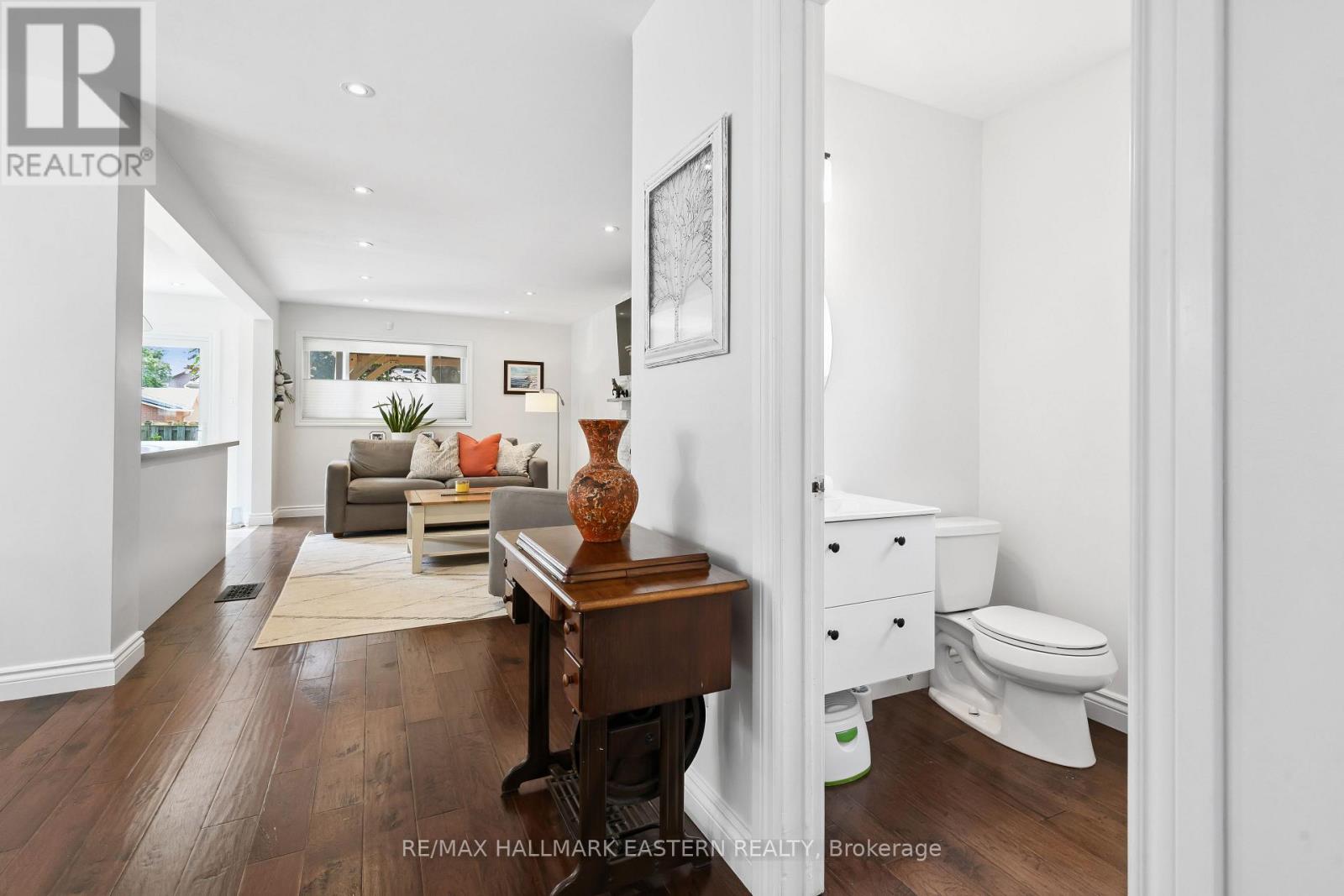 15 RAVENSCROFT ROAD - 23