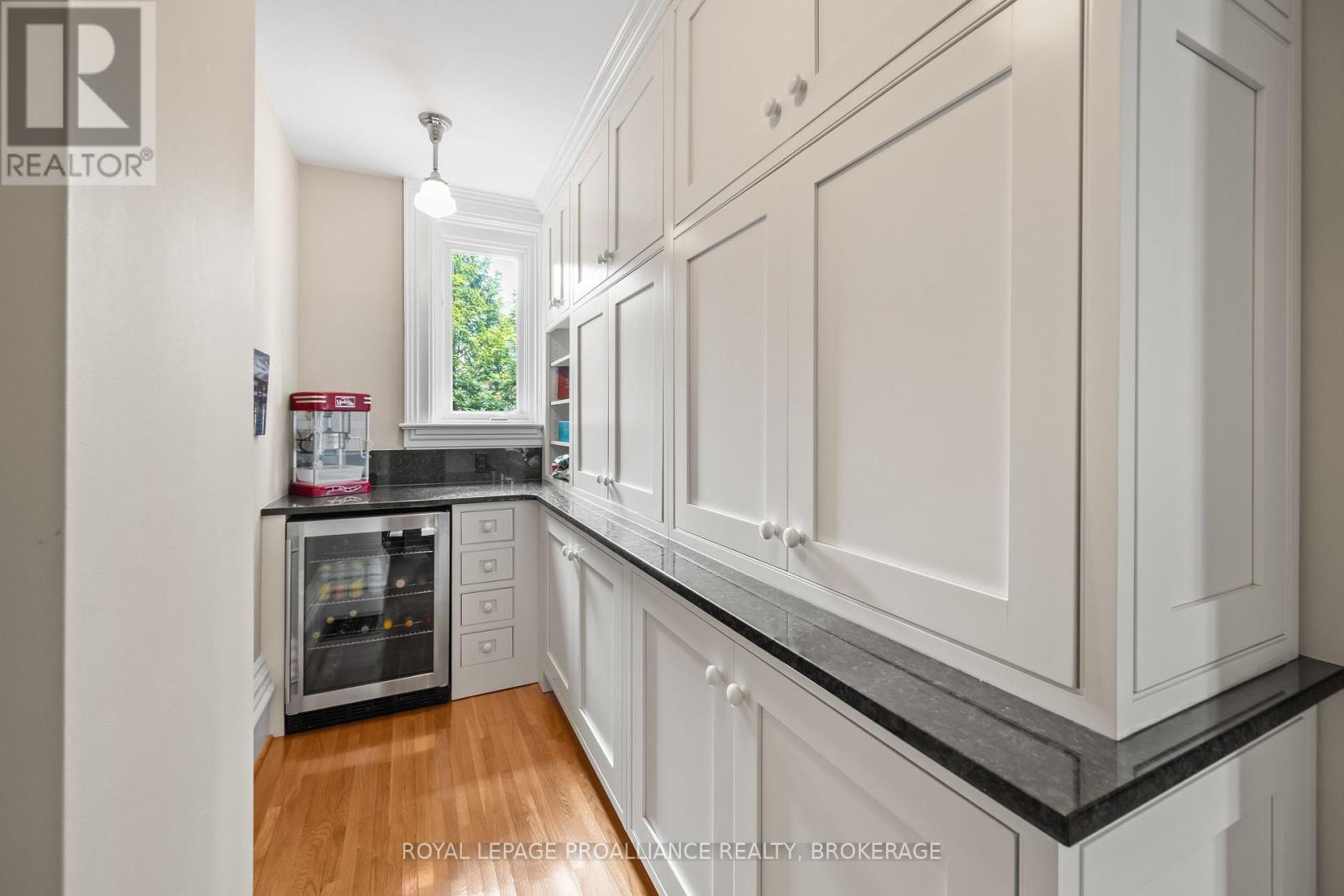 115 BRIDGE STREET E - Image 23