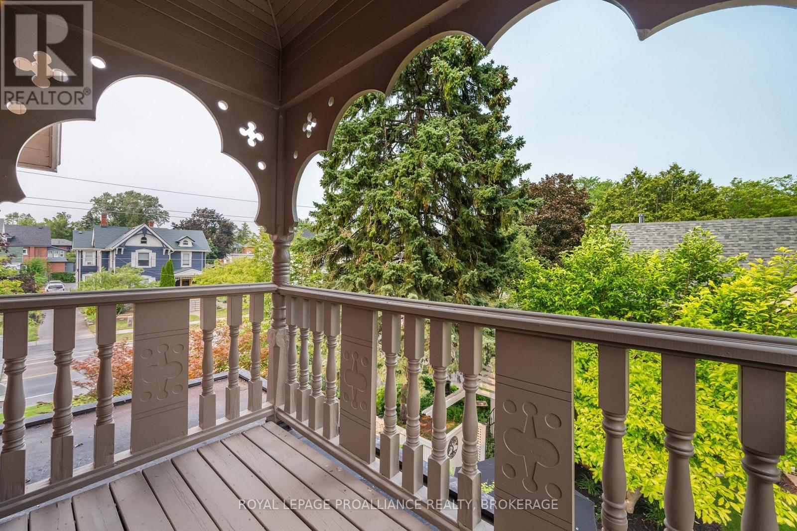 115 BRIDGE STREET E - Image 40