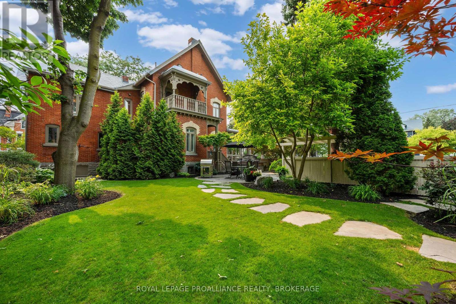 115 BRIDGE STREET E - Image 6