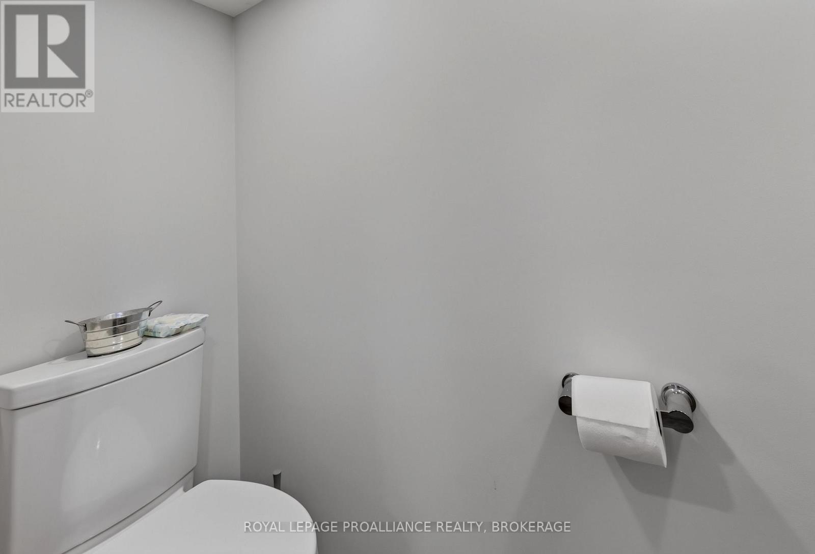 682 CARNABY STREET - Image 33