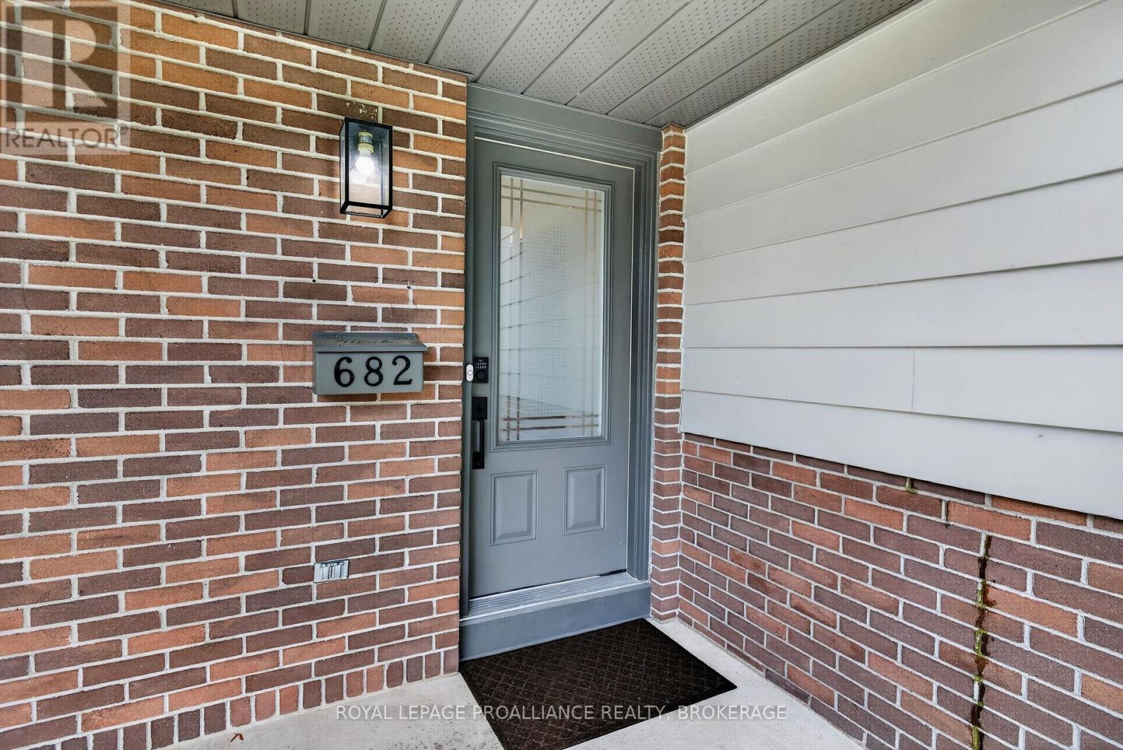 682 CARNABY STREET - Image 6