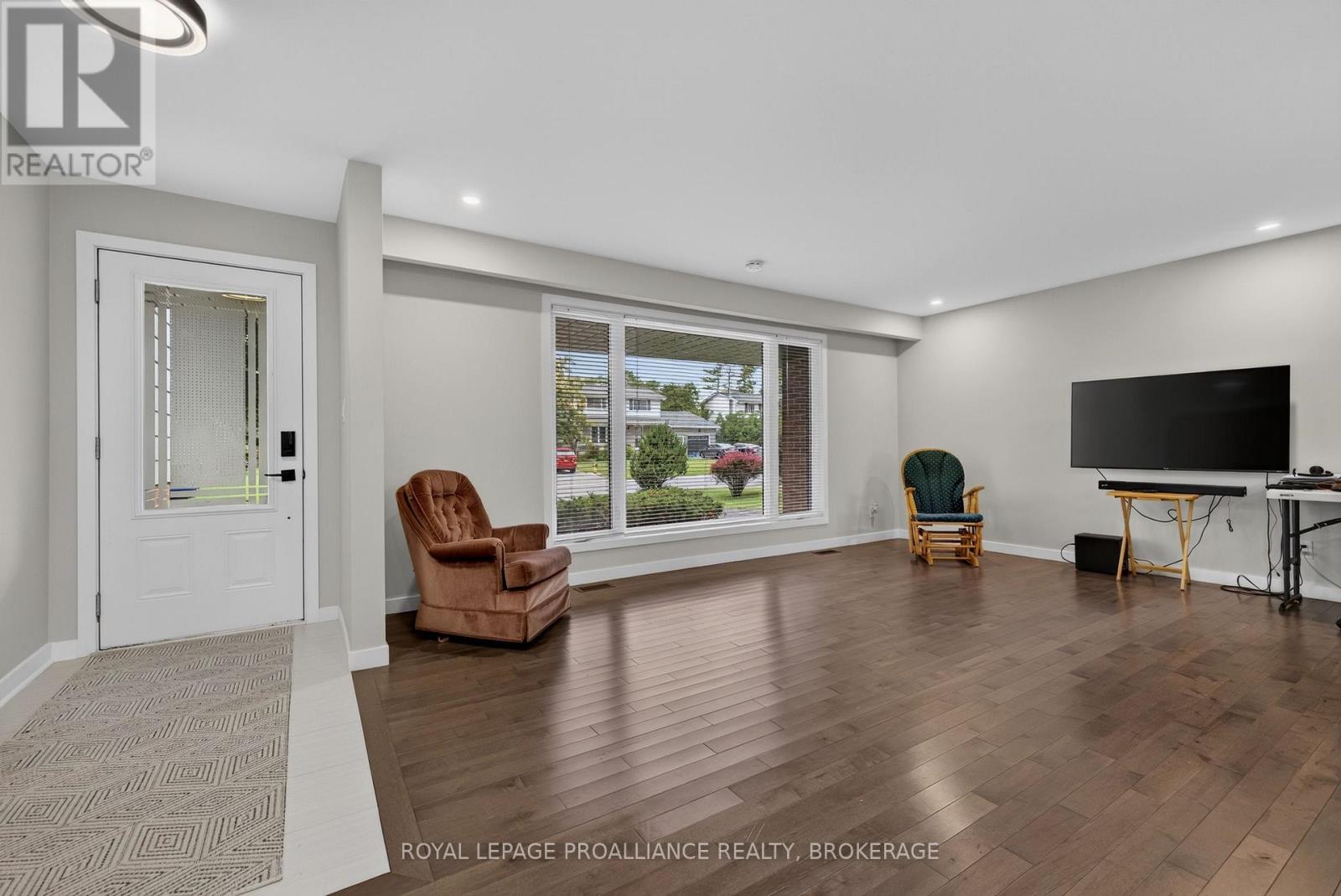 682 CARNABY STREET - Image 9