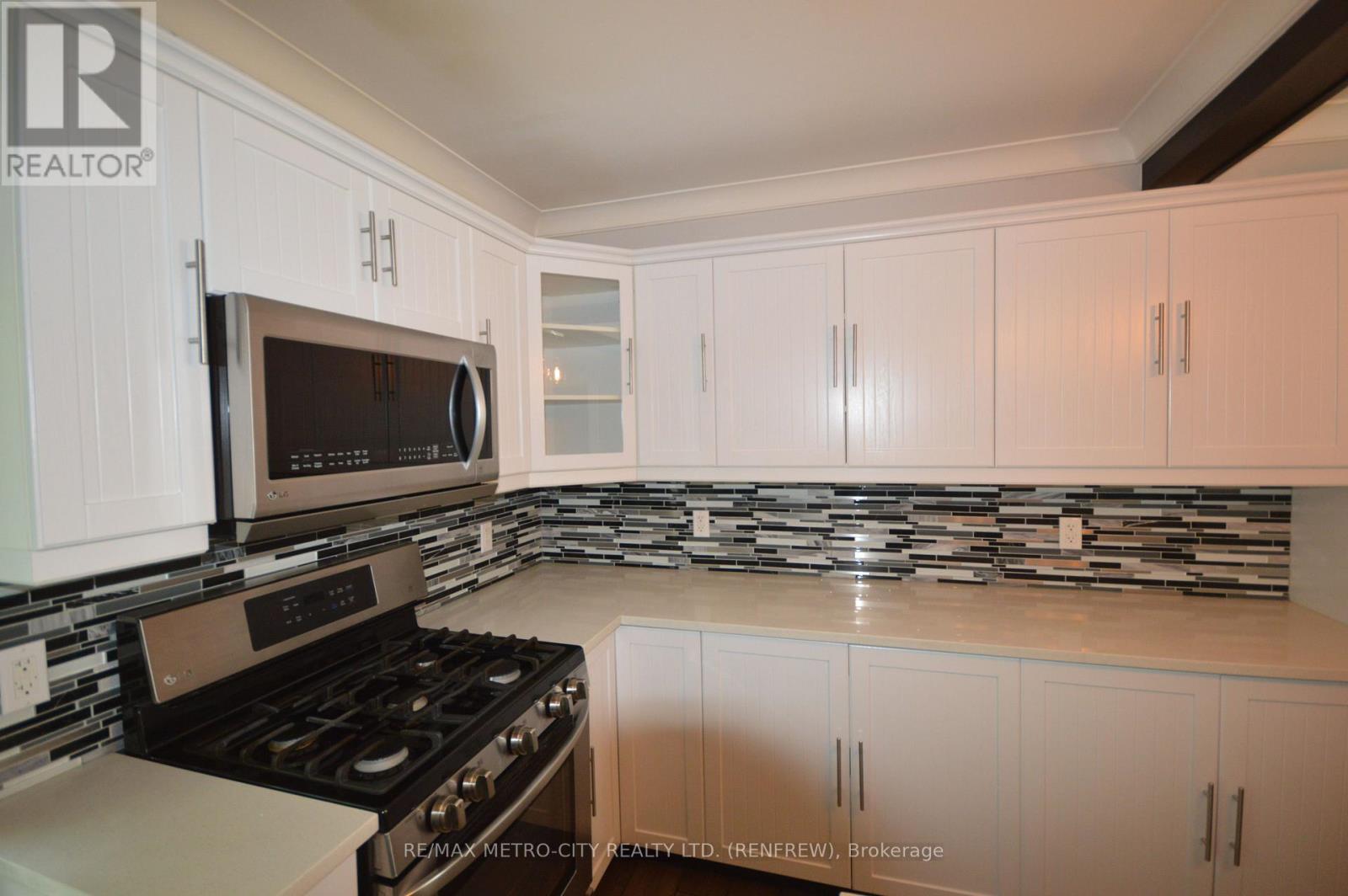 447 RAGLAN STREET S - 3