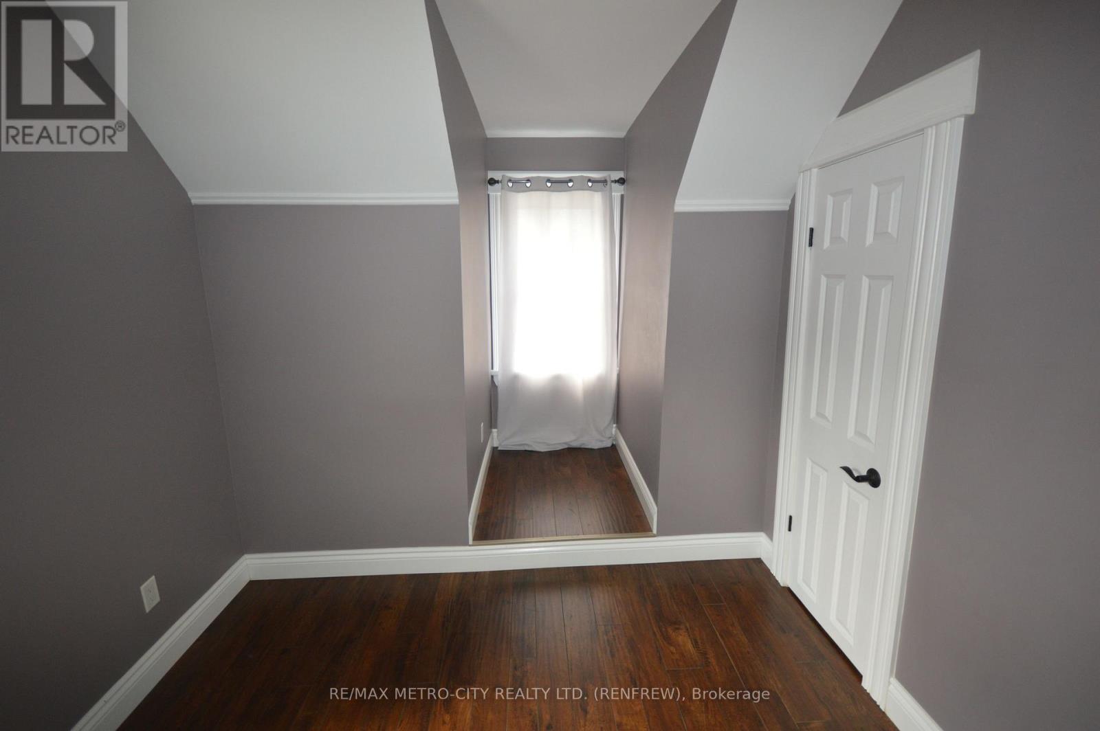 447 RAGLAN STREET S - 15