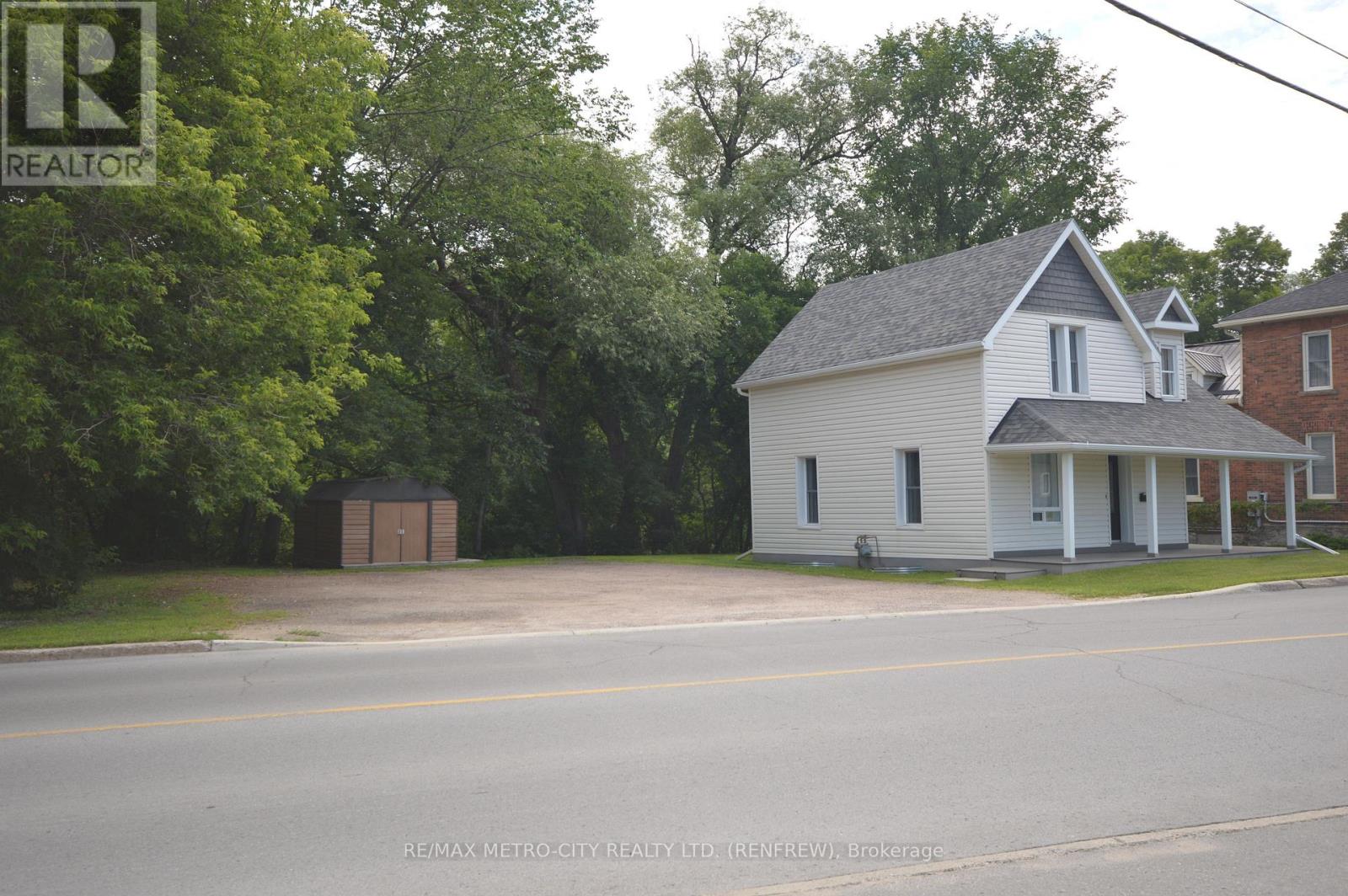447 RAGLAN STREET S - 23
