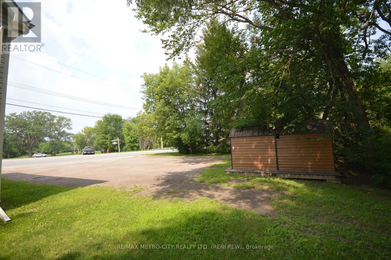 447 RAGLAN STREET S - 21