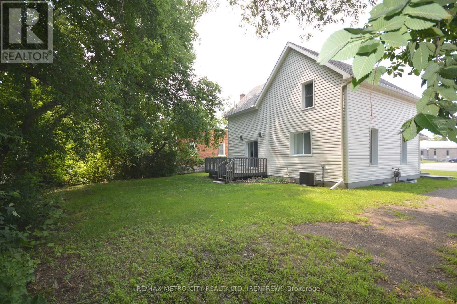 447 RAGLAN STREET S - 19