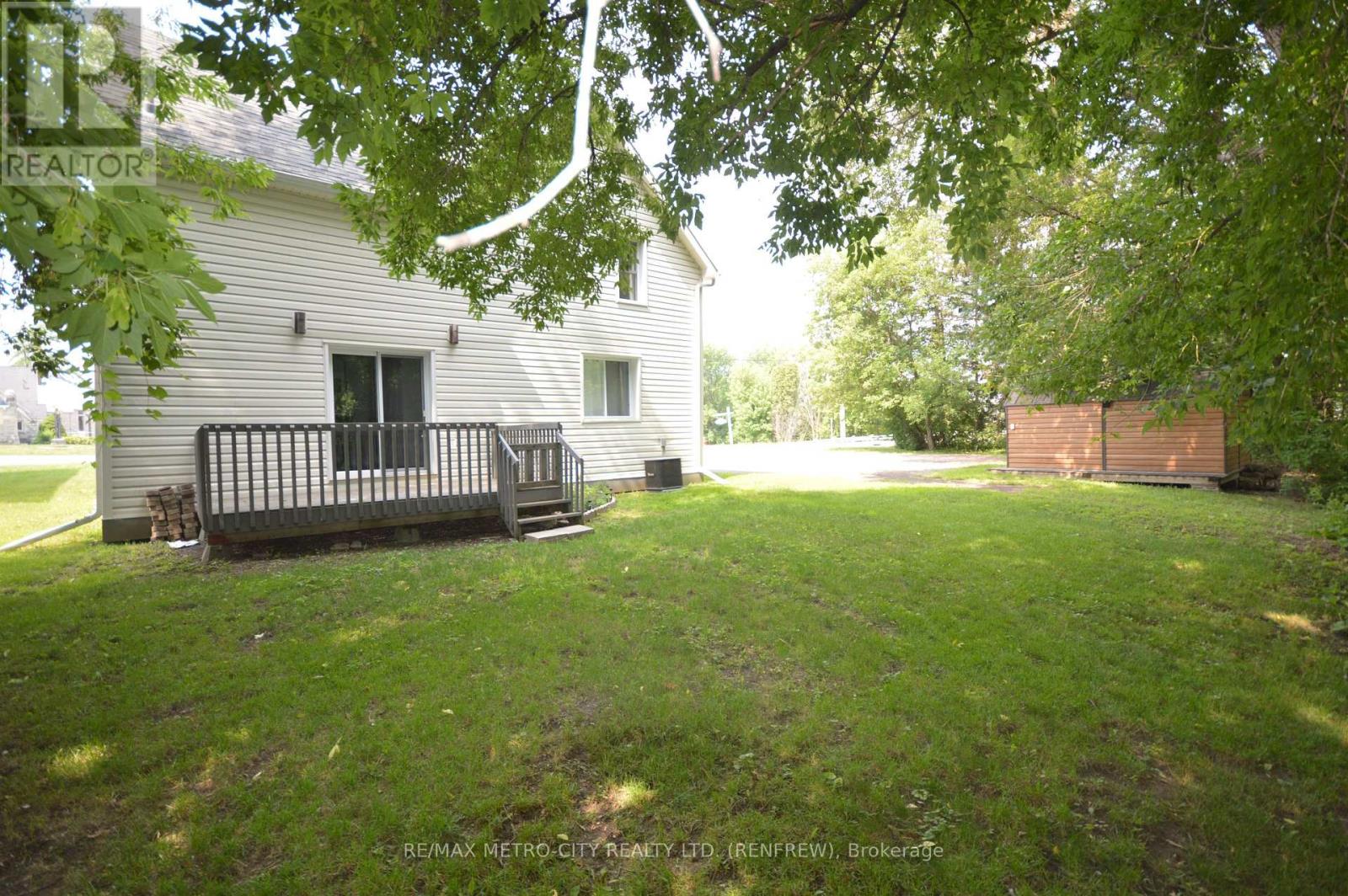 447 RAGLAN STREET S - 20