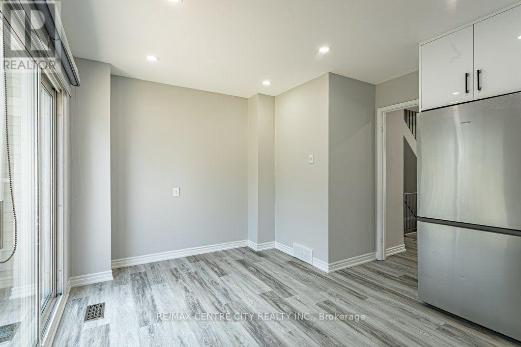 #88 70 FIDDLERS GREEN ROAD - 11