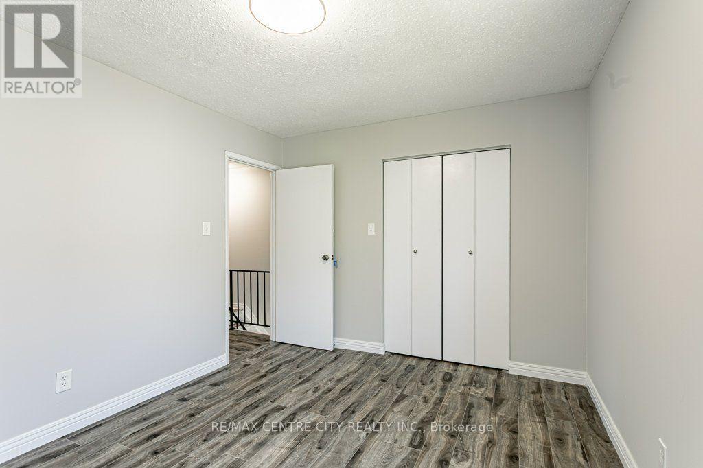 #88 70 FIDDLERS GREEN ROAD - 17