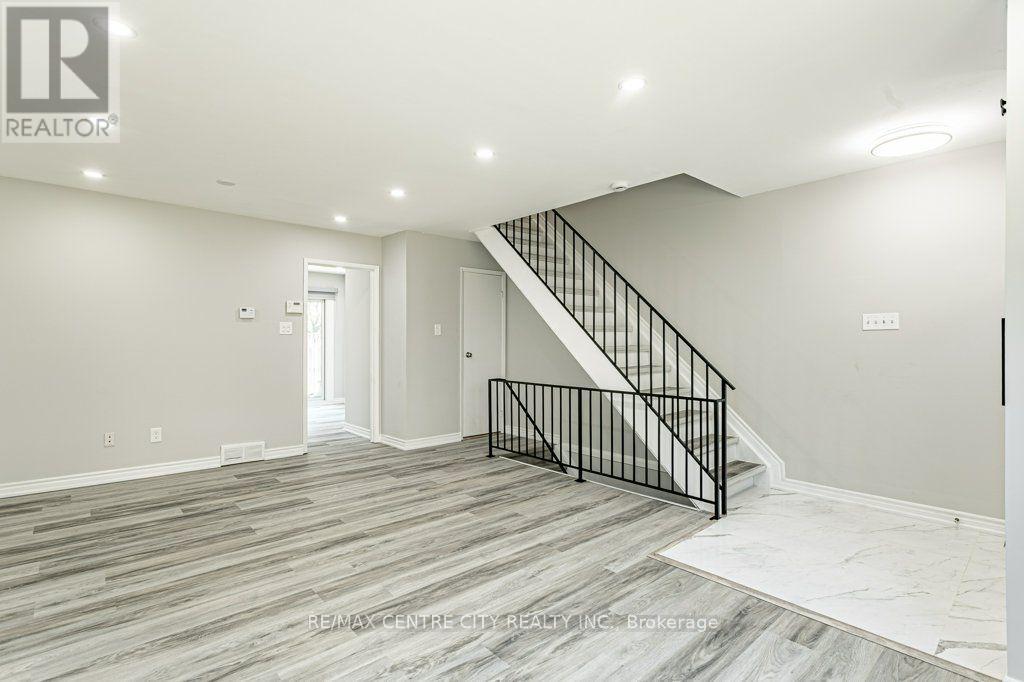 #88 70 FIDDLERS GREEN ROAD - 6