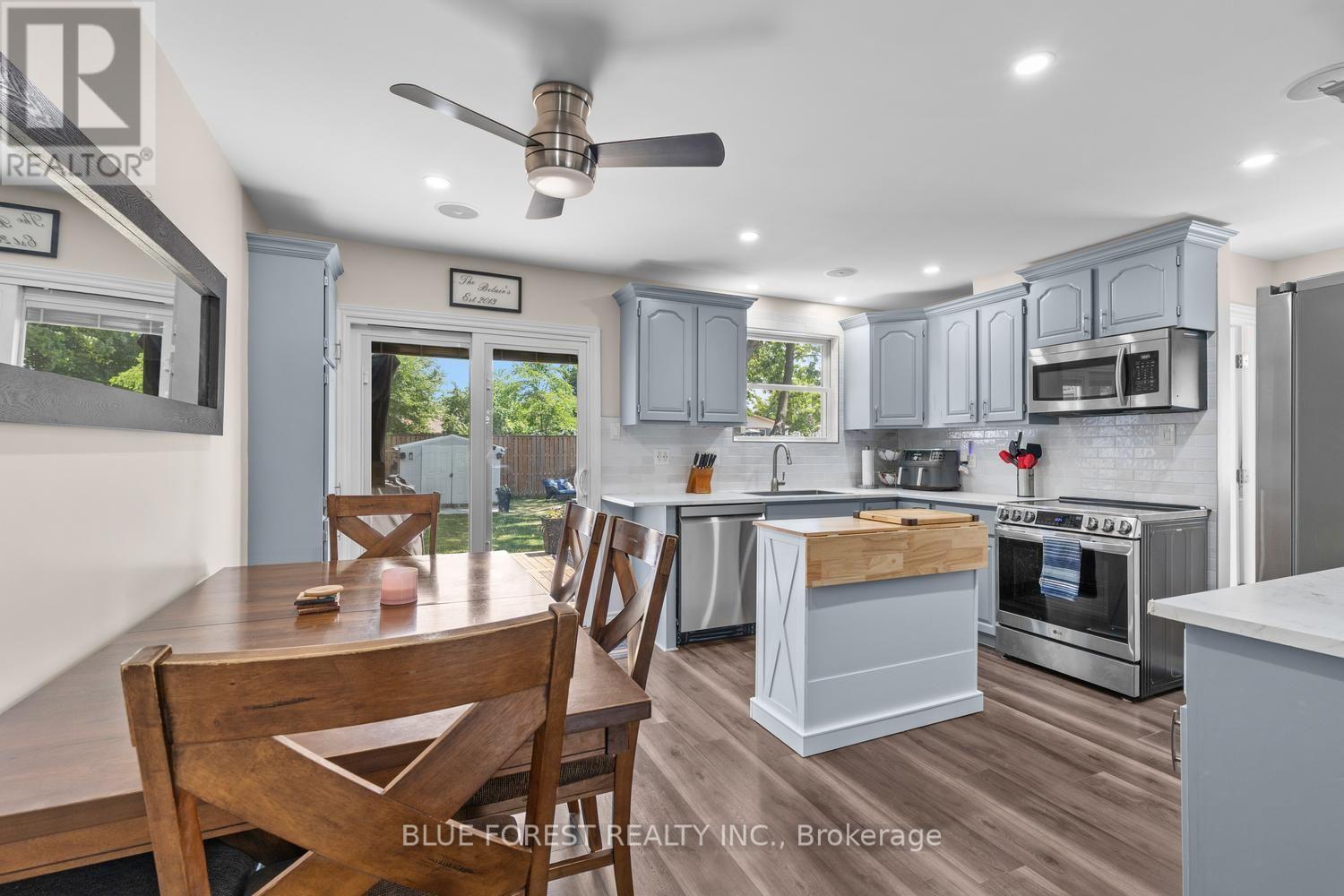 48 ROSAMOND CRESCENT - 15