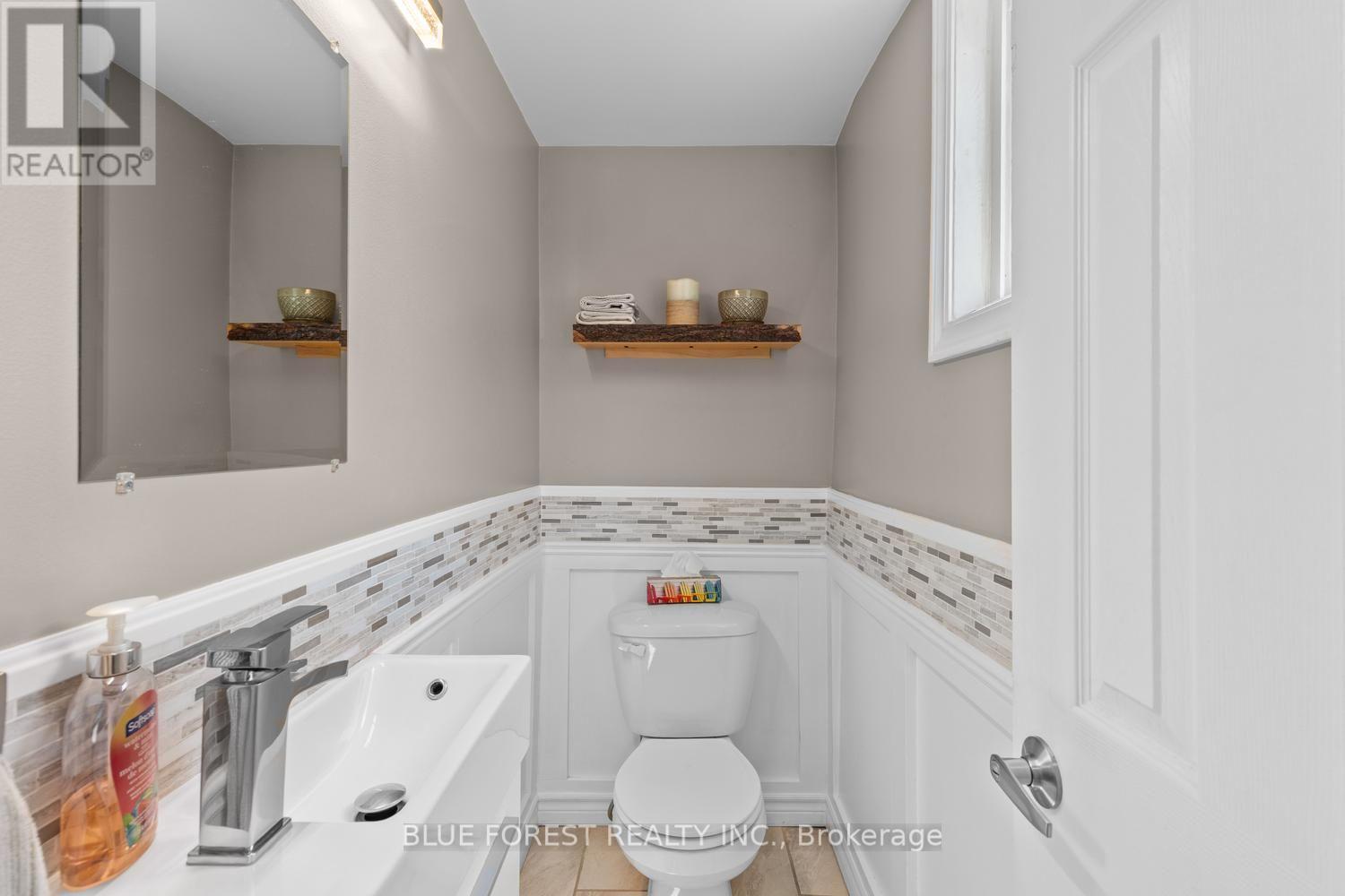 48 ROSAMOND CRESCENT - 16
