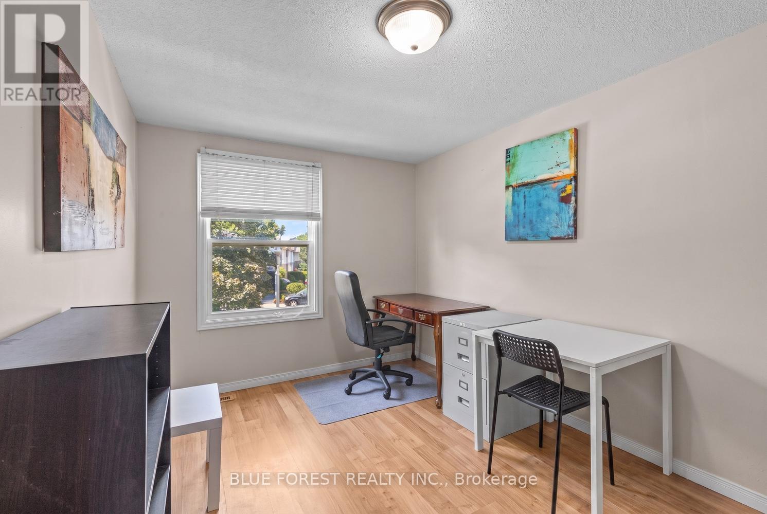 48 ROSAMOND CRESCENT - 23