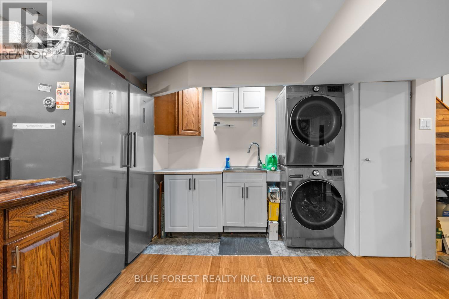 48 ROSAMOND CRESCENT - 30