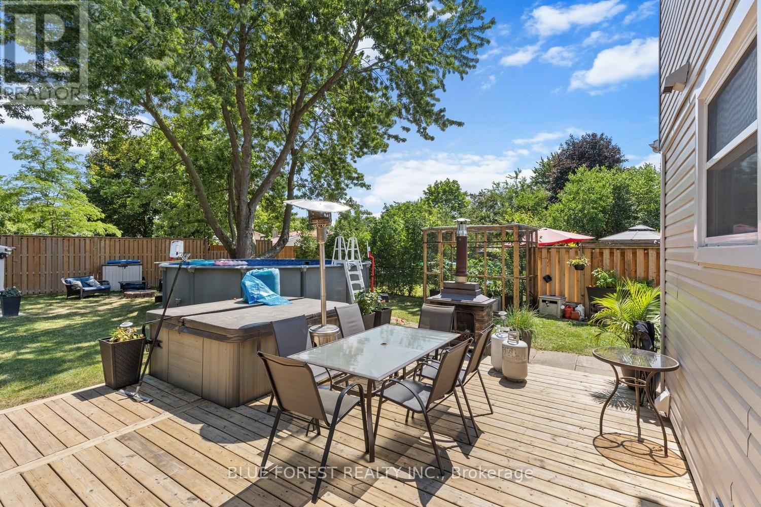 48 ROSAMOND CRESCENT - 33