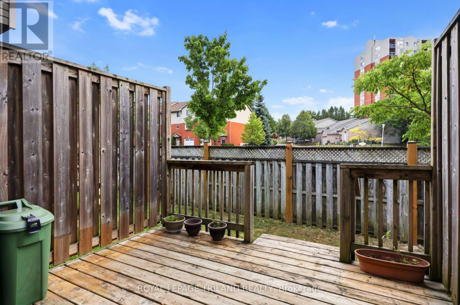 #4 50 CHAPMAN COURT - 26