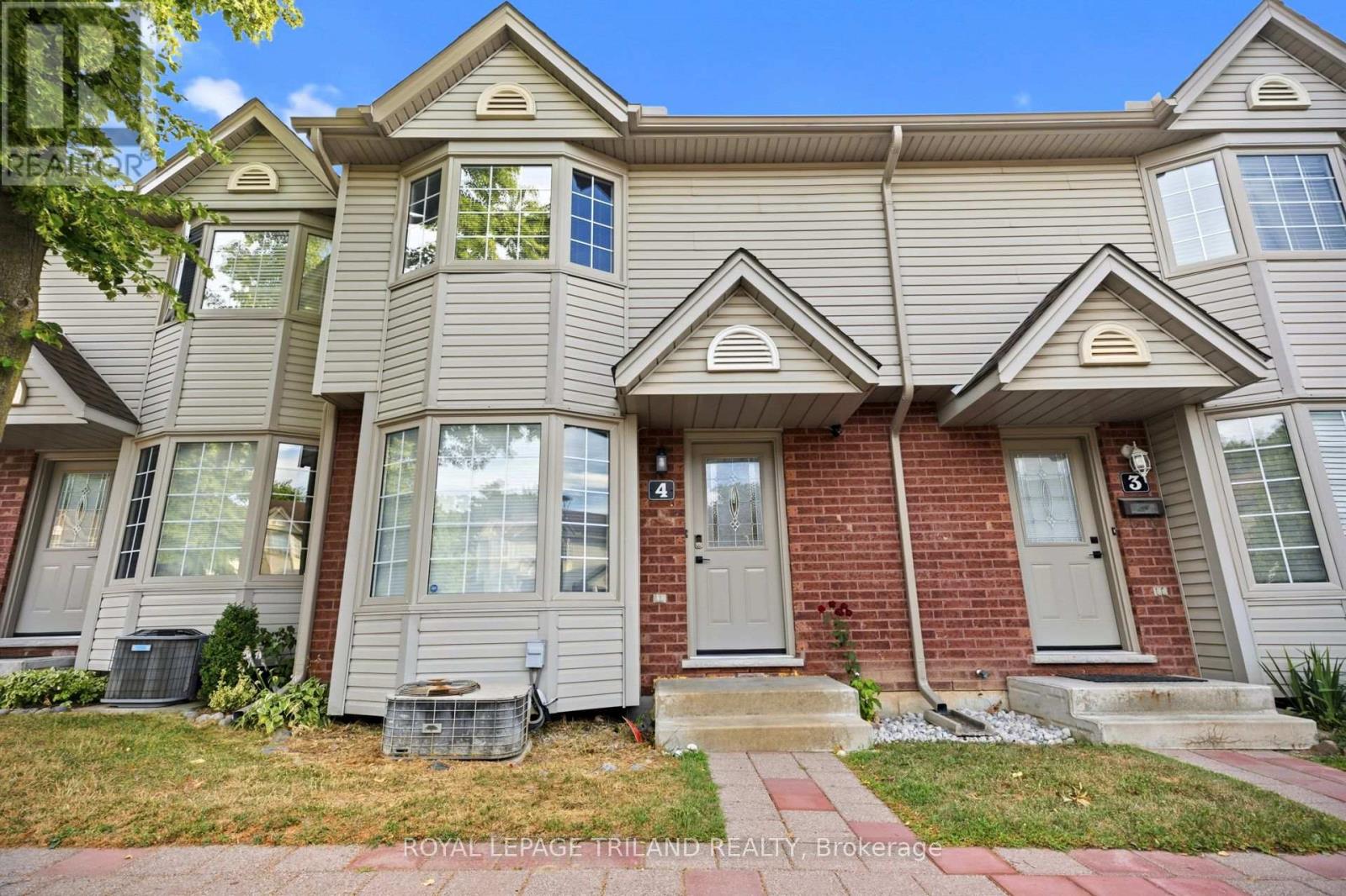 #4 50 CHAPMAN COURT - 3