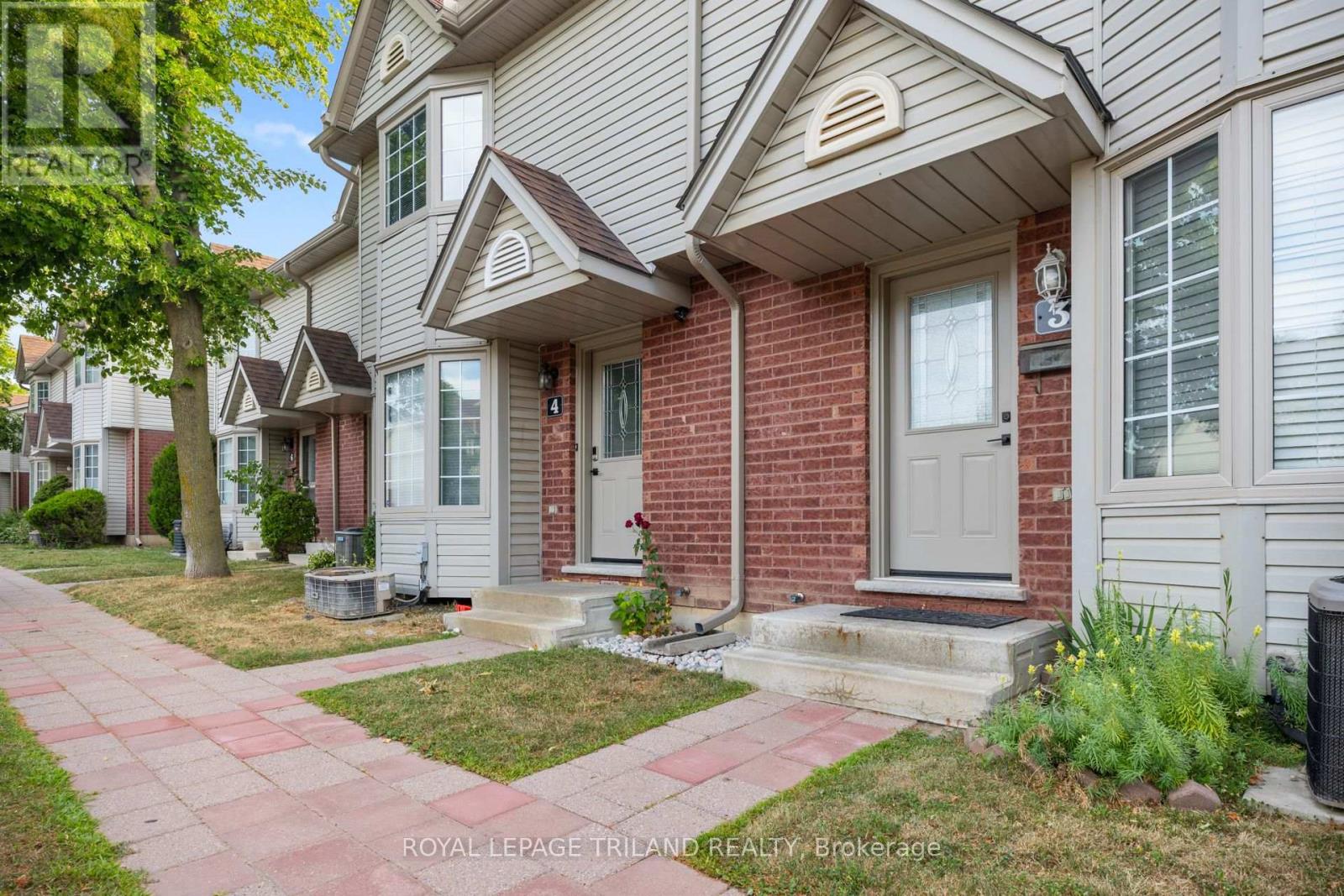 #4 50 CHAPMAN COURT - 5