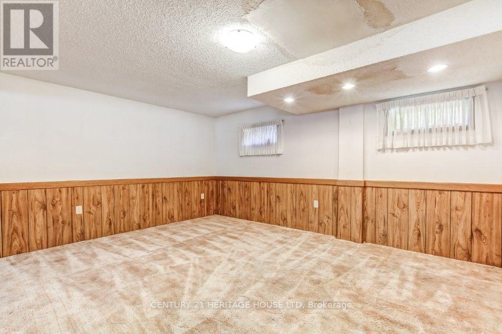 63 CONFEDERATION DRIVE - 12