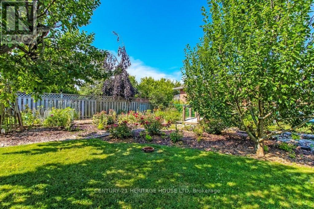 63 CONFEDERATION DRIVE - 26