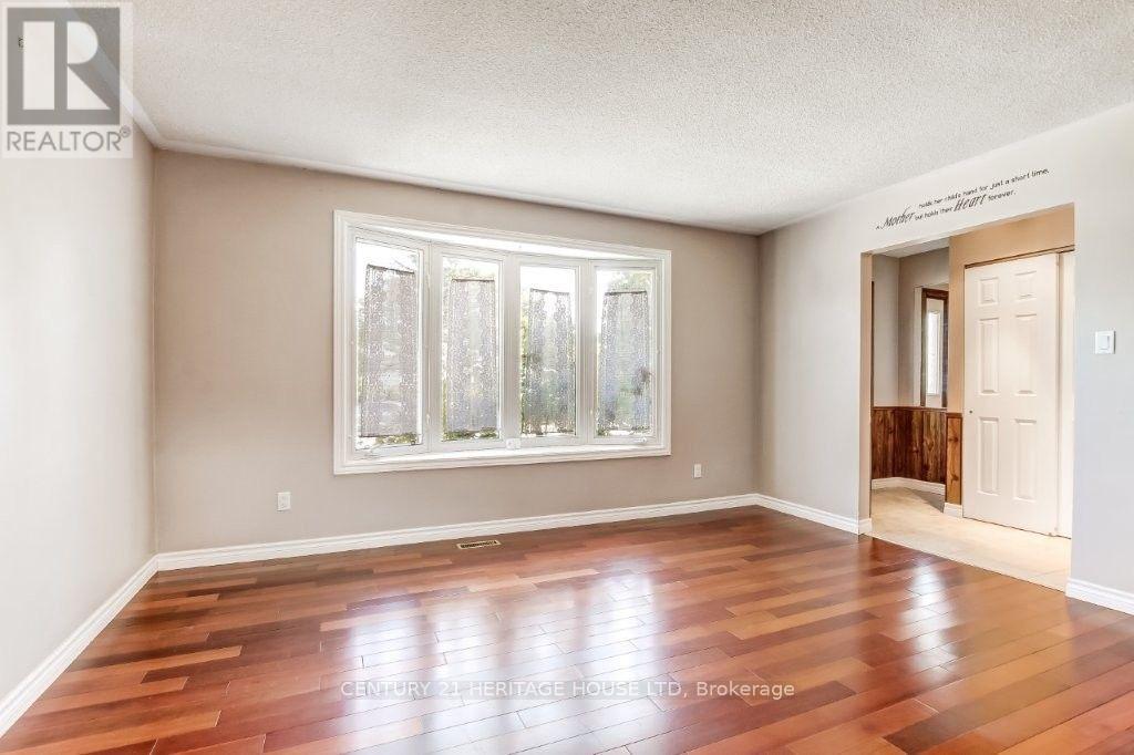 63 CONFEDERATION DRIVE - 3