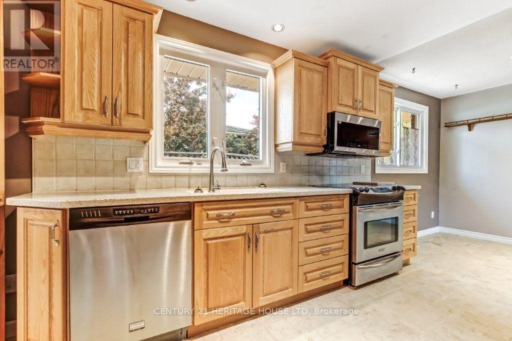 63 CONFEDERATION DRIVE - 7