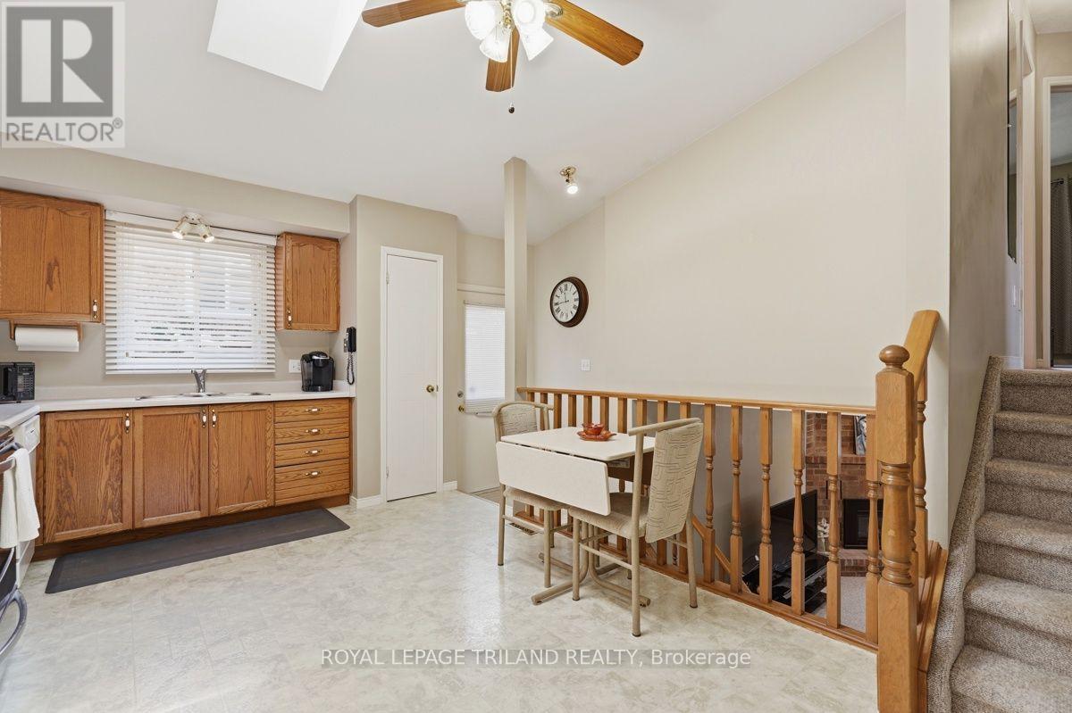 34 GERALD CRESCENT - 14