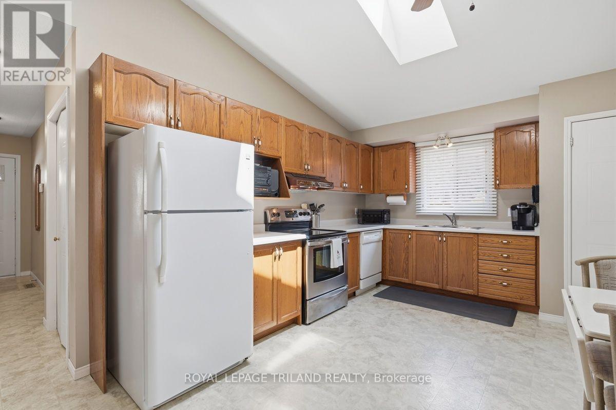 34 GERALD CRESCENT - 9