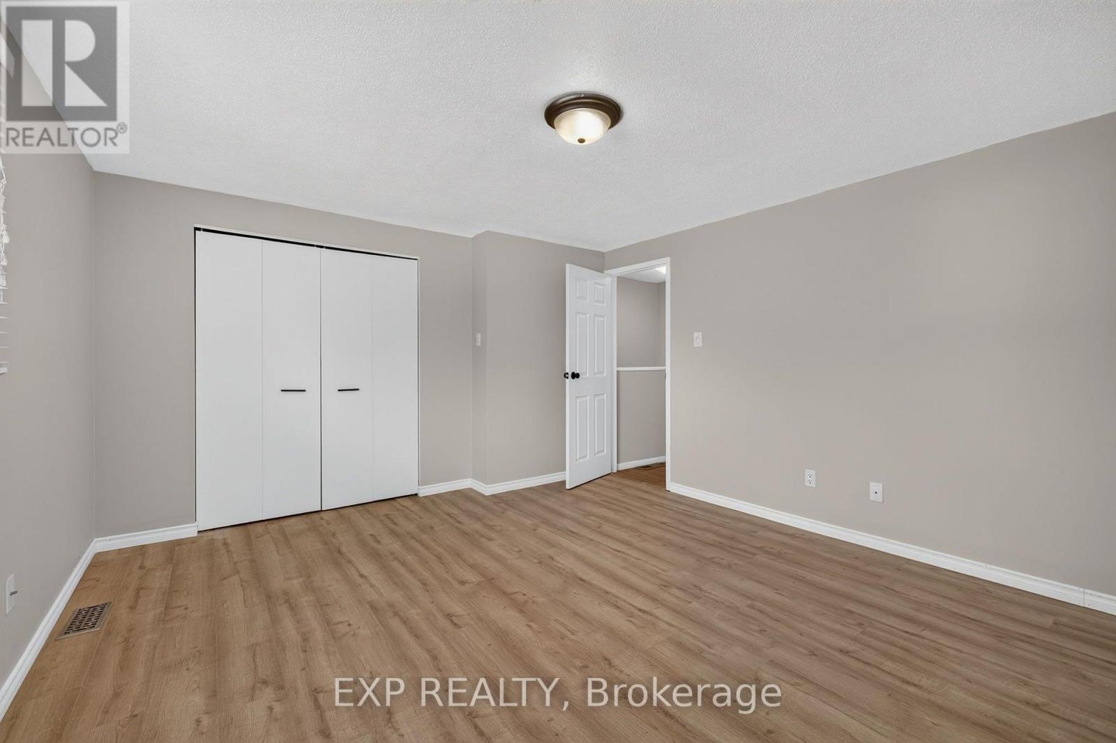 #72 700 EXETER ROAD - 16